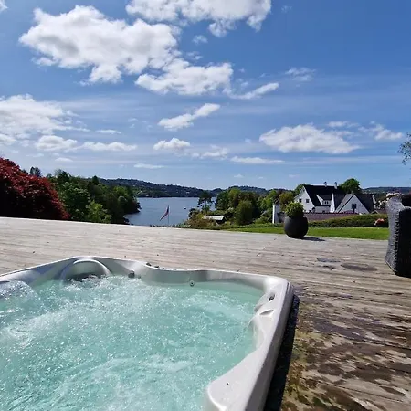 Luxurious At Troldhaugen فيلة برغن